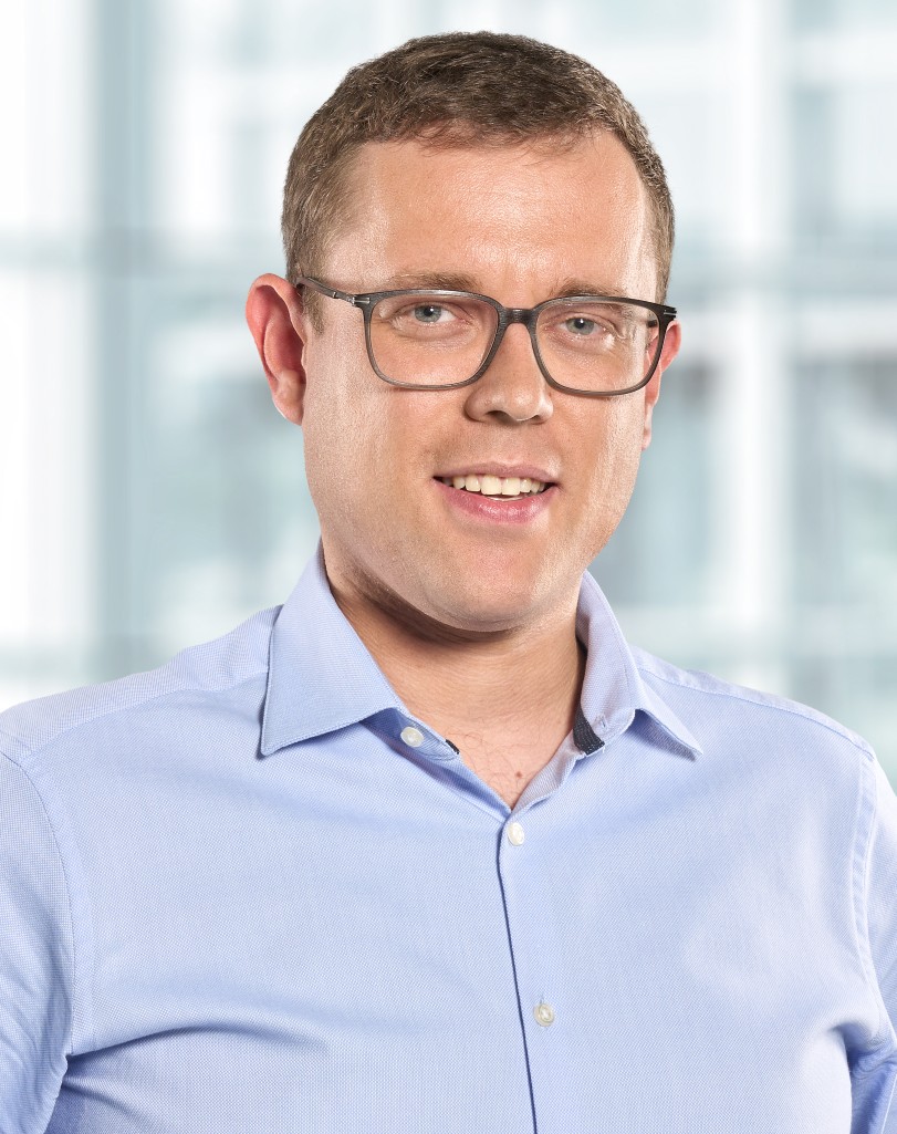 Portrait des Synergetik Mitarbeiters Tobias Grün